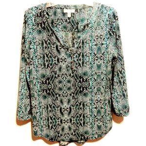 Dana Buchman Women’s Green Snake Print, 3/4 Sleeve, V Neck Top – Size: Medium